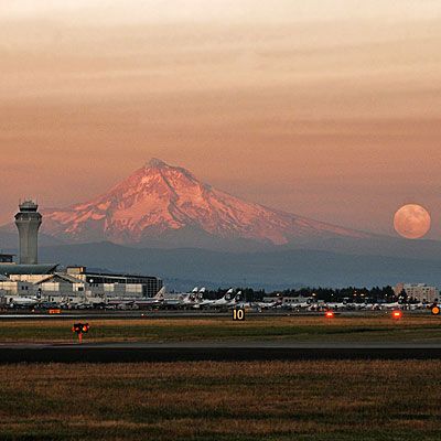 Pdx Airport, Portland Airport, Portland International Airport, Oregon College, Airport Guide, Hollywood Theater, City Pics, Winter Bucket List, Indie Films