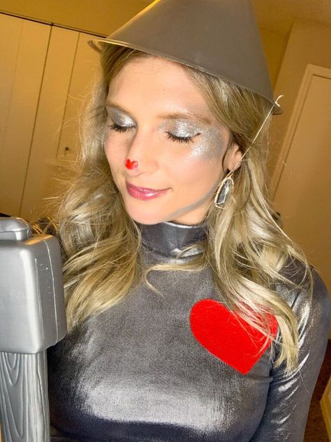 25 Halloween Couples Costume Ideas - Anna Danigelis | Nashville based Fashion and Lifestyle Blog Tin Man Makeup, Diy Tin Man Costume, Tin Man Halloween Costume, Halloween Couples Costume Ideas, Princess Peach Halloween, Tin Man Costume, Couples Costume Ideas, Tin Man Costumes, Halloween Couples Costume