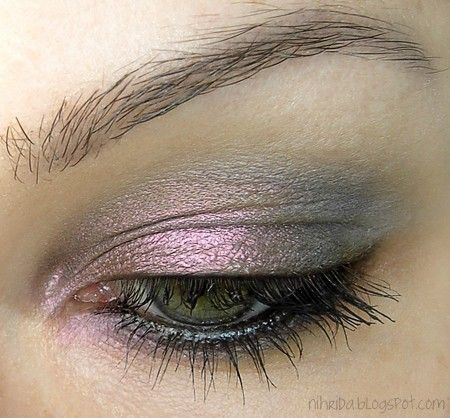 Make Up Yeux, Iridescent Eyeshadow, Grey Eyeshadow, Glitter Gloss, Pigment Eyeshadow, Kesha, Long Lashes, Pretty Eyes, Love Makeup