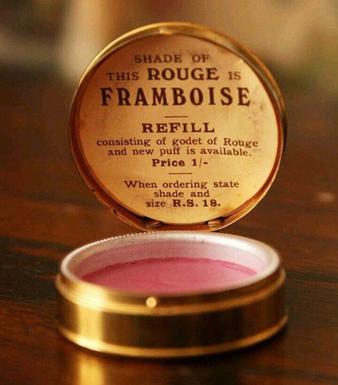 60s Inspired Makeup, Vintage Makeup Products, Film Moulin Rouge, 1920s Makeup, Vintage Beauty Products, Makeup History, Makeup Packaging, 1960s Inspired, Retro Makeup