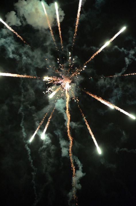 Fireworks Art, All The Bright Places, White Photography, Belle Photo, Picture Perfect, Fireworks, The Sky, Art Photography, In This Moment