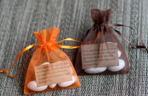 Jordan Almonds Wedding Favors, Almonds Wedding Favors, Almond Wedding Favours, Popcorn Wedding Favors, Italian Wedding Favors, Food Wedding Favors, Dyi Wedding, Luxury Candy, Wishes For The Bride