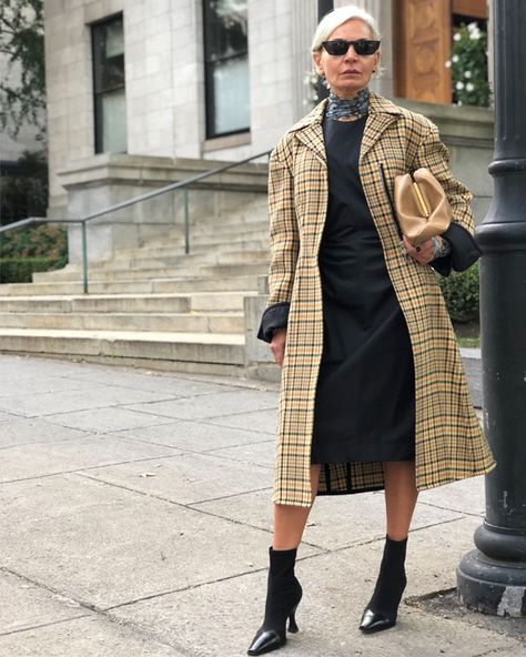 My Style Rules: Grece Ghanem | sheerluxe.com Grace Ghanem, Grece Ghanem, Style Rules, Older Women Fashion, Advanced Style, Ageless Style, Over 50 Womens Fashion, Looks Street Style, White Pumps