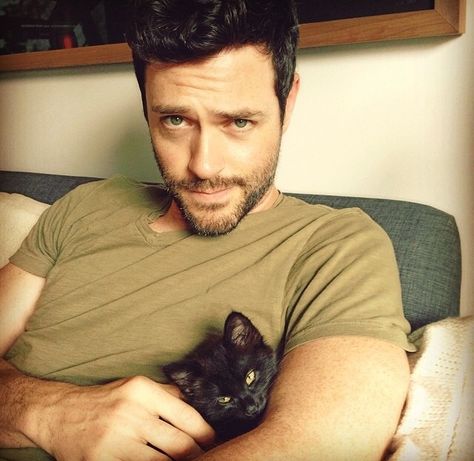 Brendan Hines Brendan Hines, Suits Tv Series, Detective Shows, Francisco Lachowski, Dream Husband, Dapper Gentleman, Web Instagram, Lie To Me, Hollywood Stars