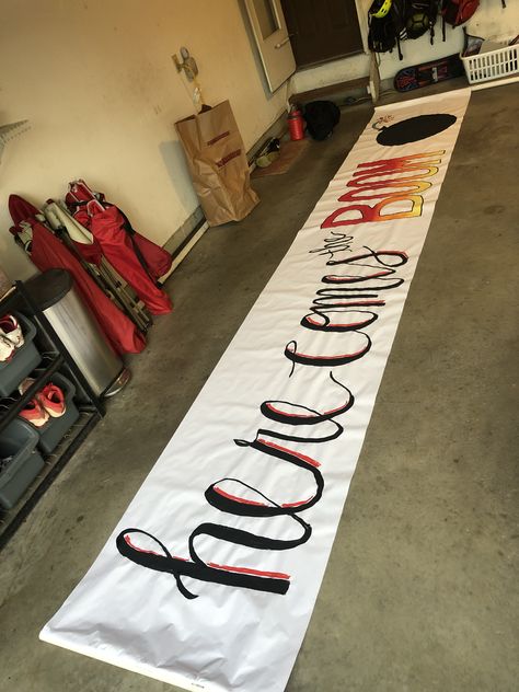 Fence Signs For Football Games, State Football Signs High School, Class Banners Ideas Homecoming, Cheer Banners For Football, Fnl Signs, Football Spirit Signs, Football Game Signs, High School Football Posters, Cheerleading Signs