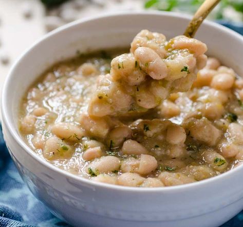 Best White Beans Recipe, Baked White Beans, White Bean Side Dish Recipes, How To Cook White Beans, Haricot Beans Recipes, White Beans And Rice Recipes, White Lima Bean Recipes, Bean Main Dishes, Small White Beans Recipes