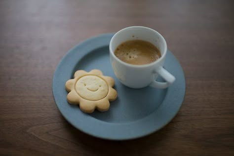 Tea And Cookies, Coffee Love, Beautiful Food, Pretty Food, Cute Food, Coffee Time, Tea Time, Coffee Shop, Sunflower