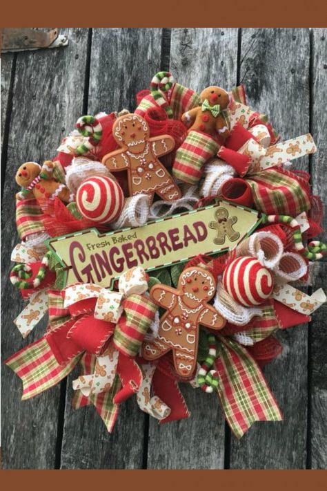 Diy Wreaths Decor, Gingerbread Wreath, Gingerbread Crafts, Gingerbread Christmas Decor, Gingerbread Decorations, Christmas Mesh Wreaths, Dollar Store Christmas, Gingerbread Christmas, Xmas Wreaths