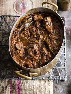 Tuscan slow-cooked shin of beef with Chianti Beef Shin Recipes, Beef Shin, Slow Cooker Beef Stroganoff, Slow Cooked Meat, Slow Cooker Recipe, Slow Cooked Beef, Slow Cooked Meals, Think Food, Crockpot Recipes Slow Cooker