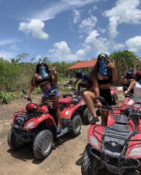 Puerto Rico Trip, Black Skechers, Cute Vacation Outfits, Friend Vacation, Atv Riding, Best Friend Outfits, Outdoor Landscape Lighting, Shotting Photo, Girls Vacation