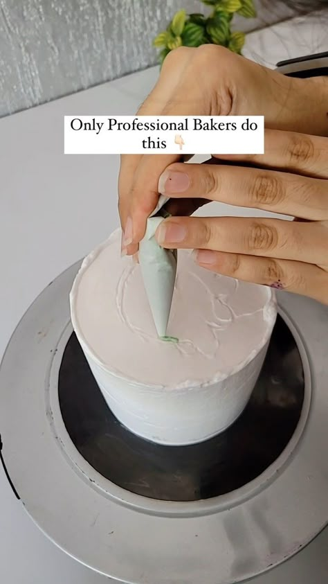 Mehr Madhav | Cake Artist | Mumbai Baker | Parchment paper cones are often preferred for writing over piping bags because they offer more control and precision when decorating with… | Instagram Quirky Cakes, Cake Piping Designs, Anniversary Picnic, Cake Piping Techniques, Baking Hobby, Hummingbird Cake Recipes, Hulk Birthday, Frosting Techniques, Sweet Pastry