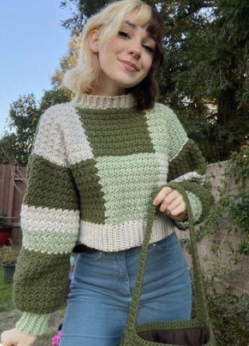 Green Crochet Jumper, Patchwork Sweater Pattern, Patchwork Crochet Sweater, Crochet Patchwork Sweater, Green Crochet Sweater, Knitting Patterns Sweaters, Crochet Hacks, Patchwork Crochet, Crochet Top Dress