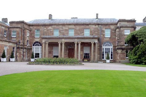 Hillsborough Castle- HarpersBAZAAR.com Nottingham Cottage, Hillsborough Castle, Principe William Y Kate, House Of Plantagenet, Anmer Hall, Balmoral Castle, Royal Lodge, London Residence, British Architecture