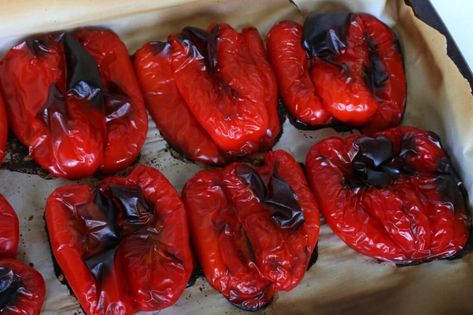 Bake at 450; not broil.  Took closer to 25 mins. Roast Red Peppers, Roasted Red Peppers Recipes, Red Pepper Recipes, Mediterranean Quinoa, Mediterranean Quinoa Salad, How To Roast, Roasted Peppers, Fire Roasted, Peppers Recipes