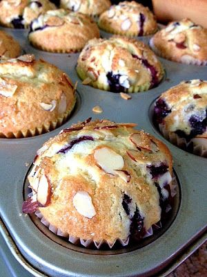 Best Blueberry Muffins, Blueberry Muffins, Muffin Tin, Clean Eating Snacks, Recipe Box, Blueberries, Appetizer, Clean Eating, Muffins