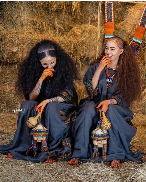 Wollo Amhara dresses Wollo Amhara Traditional Dress, Tigray Dress, Ethiopia Aesthetic, Ethiopia Culture, Habesha Clothes, Hebrew Culture, Eritrean Culture, Amhara Culture, Human Creation