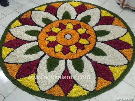 Pookala Malsaram at Lions Club, Thrissur Pookalam desings, Pookalam images Athakalam Design, Rangoli Designs For Dashehra, Athapookalam Designs Simple, Pookkalam Designs Onam Simple, Onam Pookalam Design, Pookalam Design, Simple Flower Rangoli, Home Flower Decor, Easy Rangoli Designs Videos