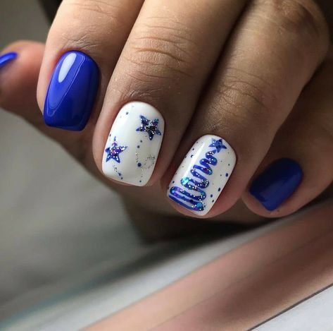 Blue Christmas Nails, Unghie Sfumate, Tree Nails, Square Nail Designs, Christmas Gel Nails, Short Square Nails, New Year's Nails, Stick On Nails, Xmas Nails