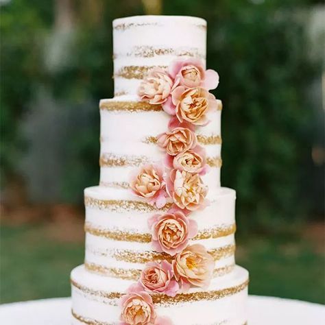 12 Croquembouche Wedding Cakes Cake Without Fondant, Cakes Without Fondant, Cheesecake Wedding Cake, Wedding Cheesecake, Old Fashioned Wedding, Wedding Cake Pictures, Small Wedding Cakes, Wedding Cake Flavors