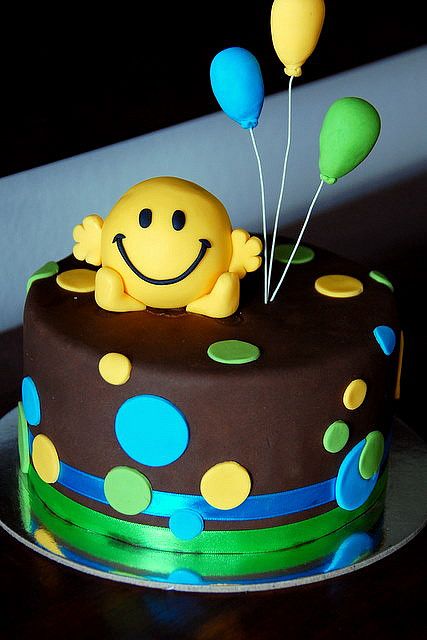 Mr Happy Cake. WHERE HAVE YOU BEEN ALL MY LIFE??? 20th birthday cake right here. Mr Happy, Emoji Cake, 20 Birthday Cake, Face Cake, Happy Cake, Mini Torte, Childrens Birthday Cakes, Cake Pictures, Novelty Cakes