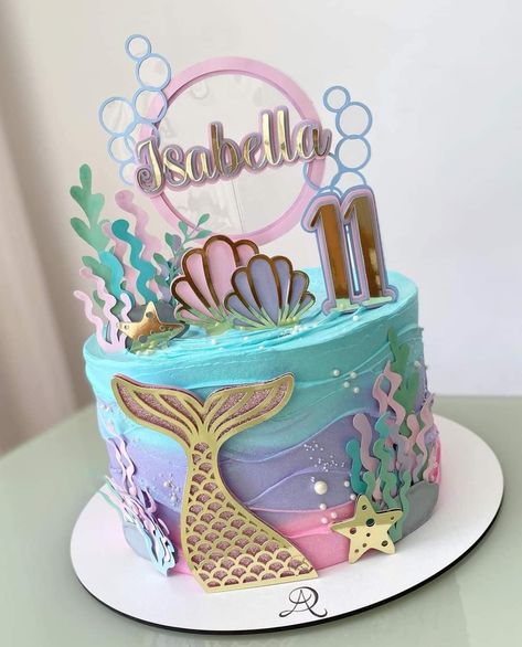 Mermaid Birthday Cakes, Christmas Holiday Cake, Mermaid Cake Topper, Ladybug Birthday, Heart Shaped Cakes, Mermaid Cakes, Pool Birthday Party, Girl Cake, Mermaid Birthday Party