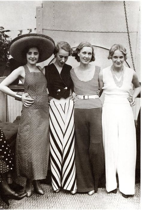 British fashion in the 30's Style Année 20, Istoria Artei, 1930's Fashion, 30s Fashion, Look Retro, Retro Mode, 1930s Fashion, Cooler Look, Estilo Chic