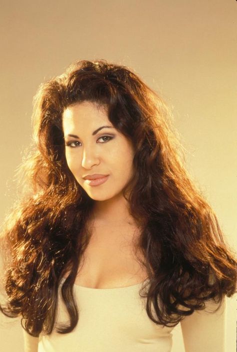 Selena Boutique, Suzette Quintanilla, Selena Pictures, Singer Fashion, Selena Q, Tejano Music, Faye Dunaway, Selena Quintanilla Perez, Mexican American