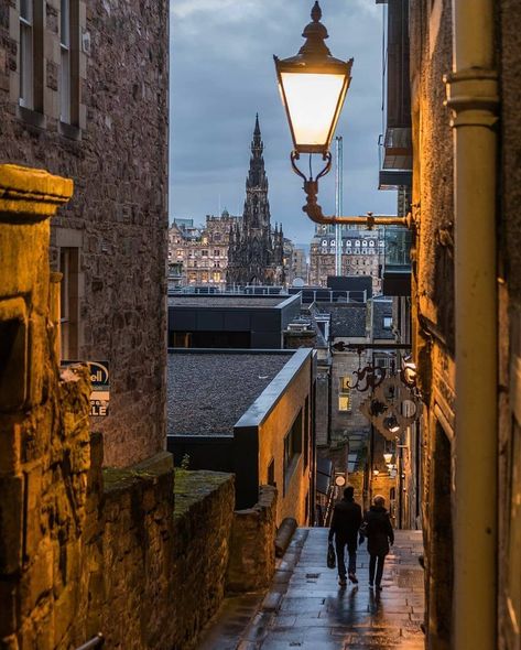 Scotland Aesthetic, Visit Edinburgh, Scenic Photos, Uni Life, Brasov, England And Scotland, Edinburgh Scotland, Photo Of The Day, Dream City