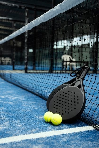 Foto gratuita paleta de alto ángulo y bo... | Free Photo #Freepik #freephoto #padel #campo-deportivo #pelotas-deportes #equipo-deportivo Paddle Tennis Aesthetic, Backyard Court, Paddle Tennis, Best Pickles, Tennis Art, Tennis Aesthetic, Goal Board, Pickleball Court, Find Your Match