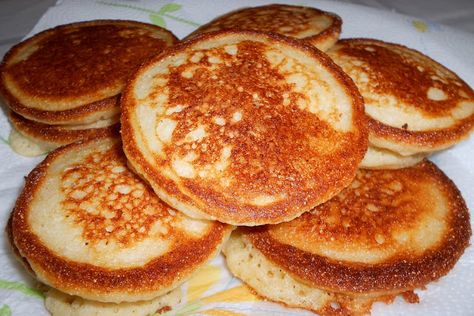 Fried Cornbread Southern, Cornmeal Hoecakes, Hoecake Recipe, Cornbread Southern, Southern Party, Johnny Cakes Recipe, Fried Cornbread, Cornbread Cake, Johnny Cake