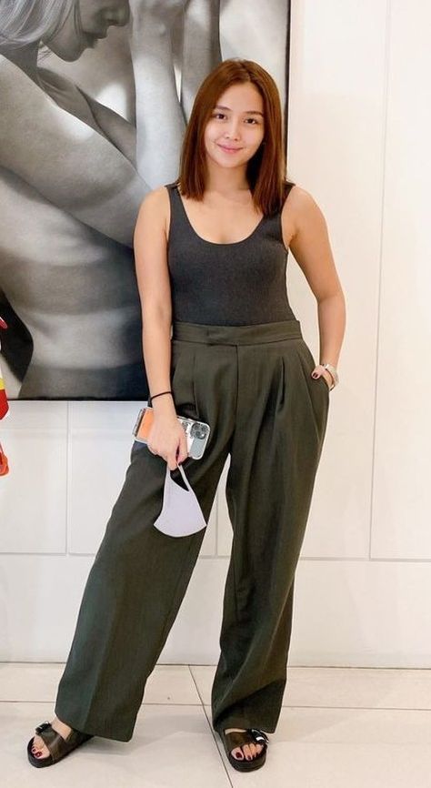 Kathryn Bernardo Outfits Casual, Wardrobe Reset, Kathryn Bernardo Outfits, Daniel Padilla, Casual Ootd, Kathryn Bernardo, Faded Hair, College Fits, Aesthetic Shop