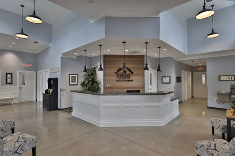 Vet Reception, Vet Office Decor, Hospital Reception, Vet Hospital, Lobby Ideas, Vet Office, New Hospital, Vet Clinic, Hospital Interior