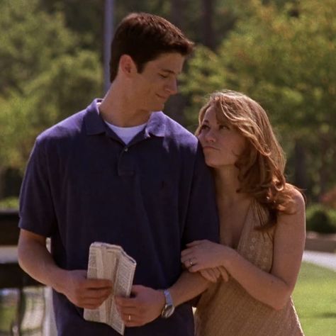 Haley Scott, One Tree Hill Cast, Haley James, Nathan Haley, High School Love, Best Tv Couples, Haley James Scott, Best Friends Brother, Nathan Scott