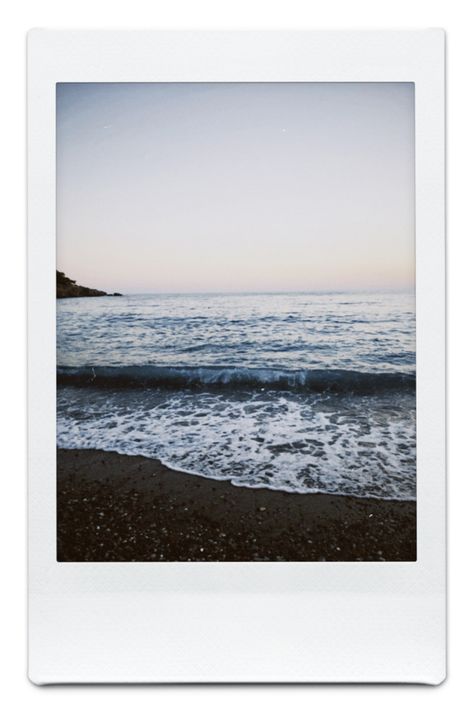 Aesthetic Polaroid Pictures To Print, Polaroid Sea, Iphone 16 Layout, Summer Polaroids, Beach Polaroid, Polaroid Summer, Idea For Pictures, Summer Polaroid, The Great Alone