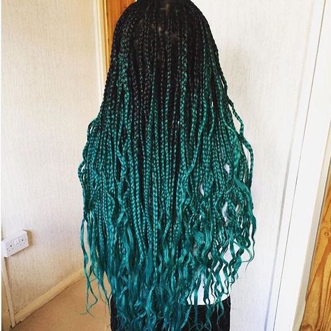 #CATFACEHAIR BLACK GREEN - SHOP OMBRE BRAIDING HAIR - WWW.CATFACE.ME/STORE 🌙✨ Teal Goddess Braids, Green Braids With Curls, Turquoise Braids For Black Women, Teal Braids Black Women, Turquoise Braids, Green Braids For Black Women, Teal Braids, Green Braids, Hair Accessories Braids