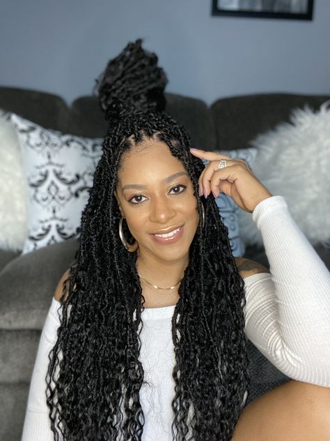 Crochet hairstyle Curls Inspiration, Faux Locs Crochet Braids, Goddess Faux Locs, Faux Locs Crochet, Synthetic Braiding Hair, Crochet Styles, Ombre Blond, Braiding Hair Extensions