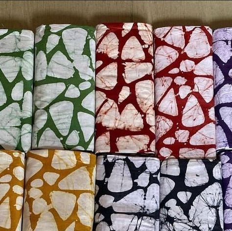 Regalia By Lotus 🇳🇬 on Instagram: "Handmade Batik, Adire 5 yards, African Cotton Batik, Nigerian Tie Dye, Mali Kampala" Adire Patterns, Kampala Fabric, African Material, African Batik Fabric, African Wear Styles For Men, Flower Pattern Design, Blouse Hand Designs, Business Card Template Design, Diy Sewing Clothes