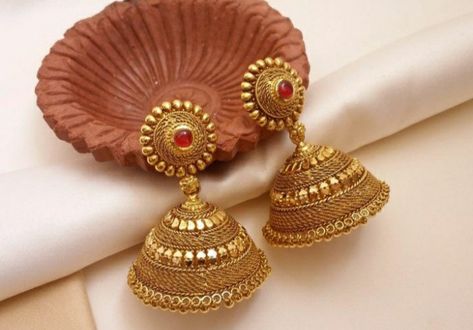 Buttalu Earrings Gold Bridal, Jhumki Designs Gold, Gold Earrings Designs For Wedding, Cravings Chart, Jhumki Earrings Gold, Latest Gold Earrings, Gold Jwellary, Gold Jhumkas, Small Earrings Gold