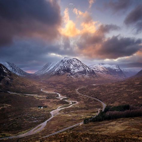 Fireworks in the clouds above Glencoe, Highland, Scotland Unusual Landscapes, Silent Nature, Deltora Quest, Wool Dyeing, Color Seasons, Scotland Landscape, Glen Coe, Scotland Highlands, Scottish Landscape