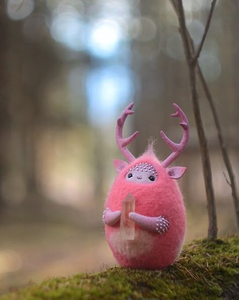 Art Doll Creatures, Needle Felted Creatures, Wool Felting Ideas, Felted Monsters, Felting Halloween, Cute Needle Felting, Needle Felting Ideas, Energy From The Sun, Felted Creatures