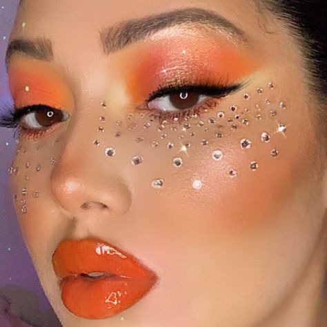 Orange Creative Makeup, Orange Rave Makeup, Orange Festival Makeup, Sports Day Makeup, Orange Lipgloss, Shrek Rave, Hairstyles Photoshoot, Edc Makeup, Orange Lip Gloss