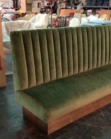 Banquette Restaurant, Seating In Kitchen, Booth Seating In Kitchen, Banquette Ideas, Dining Room Banquette, Booth Seat, Dining Booth, Banquette Seating In Kitchen, Upholstered Banquette