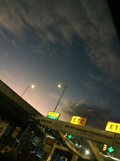 Nlex Road Philippines, Road Trip Philippines, Boyfriend Hair, Aesthetic Views, Morning View, City Aesthetic, Car Pictures, Philippines, Road Trip