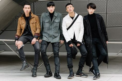 Winter Outfits Friends, Male Model Fashion, Korean Male Models, Korean Men Fashion, Korean Fashion Black, Suits Korean, Korean Fashion Winter, Seoul Fashion Week, Mens Fashion Classy