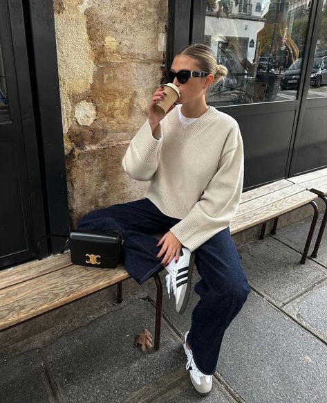 ☕️ @marine_diet | Instagram Denmark Street Style, Looks Adidas, Adidas Samba Outfit, Winter Date Night Outfits, Samba Outfit, Adidas Sambas, Look Adidas, Skandinavian Fashion, Chique Outfits