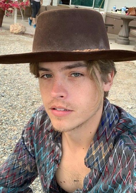 Dylan Sprouse Aesthetic, Roasted Thanksgiving Turkey, Human Diary, Cole M Sprouse, Dylan And Cole, Dylan Sprouse, Jughead Jones, Male Characters, Beautiful Disaster