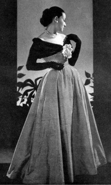 1948 Balenciaga Balenciaga Fashion Show, Balenciaga Hat, Balenciaga Clothes, Balenciaga Fashion, Hangers, Old Fashioned, Balenciaga, Fashion Show, Collage