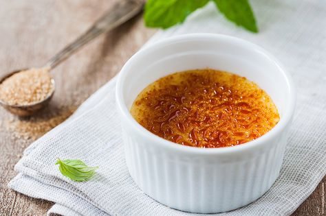 Pumpkin Cognac Crème Brûlée - Cape Cod LIFE Publications Creme Brulee Recept, Leche Asada, Creme Brulee Recipe, Fancy Dishes, Pioneer Woman Recipes, Caramel Flavoring, Sugar Free Desserts, Free Desserts, Pumpkin Puree