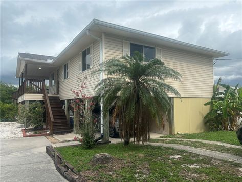 Home Information ↓ 816 SEABREEZE DRIVE, RUSKIN, Florida 33570 3 🛌 2 🛁 | 2,914 sqft | $559,000 Experience the ultimate boater's paradise with this wonderful 3-bedroom, 2-bathroom home, located just three lots away from the open bay. Nestled in the heart of Ruskin, this charming residence offers a lifestyle filled with serenity and stunning water views. The floor plan is thoughtfully designed, creating a spacious feel that surpasses the listed square footage. From your living room and dining... Ruskin Florida, Stilt Home, Crescent Lake, Working Boat, Boat Lift, Water Views, Gorgeous View, Beautiful Views, Paradise