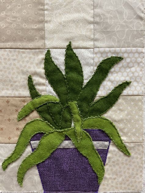 Blueberry Plant, Felt Succulents, Wool Appliqué, Applied Art, Modern Fabrics, Modern Quilting, Flower Quilt, Block Of The Month, Applied Arts